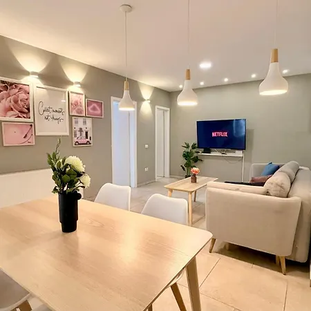 Sophisticated 2br With Views Of Casa Poporului شقة *