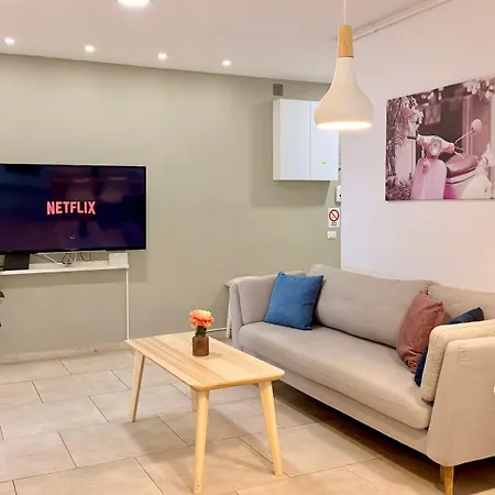 Sophisticated 2br With Views Of Casa Poporului