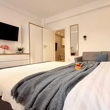 Sophisticated 2br With Views Of Casa Poporului *